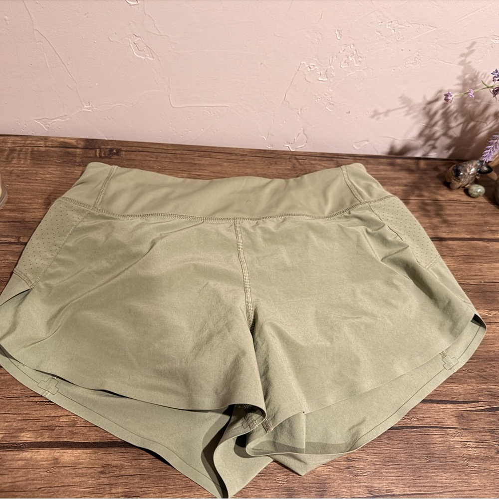 Athleta Eucalyptus Olive Run With It 3.5 Inch Women's Shorts